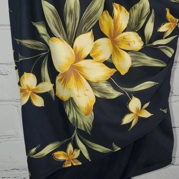 Silhouette Solutions One Piece Figure Flattering Swimsuit black/gold size 14 - Picture 3 of 15